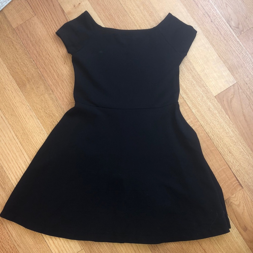 girls black dress